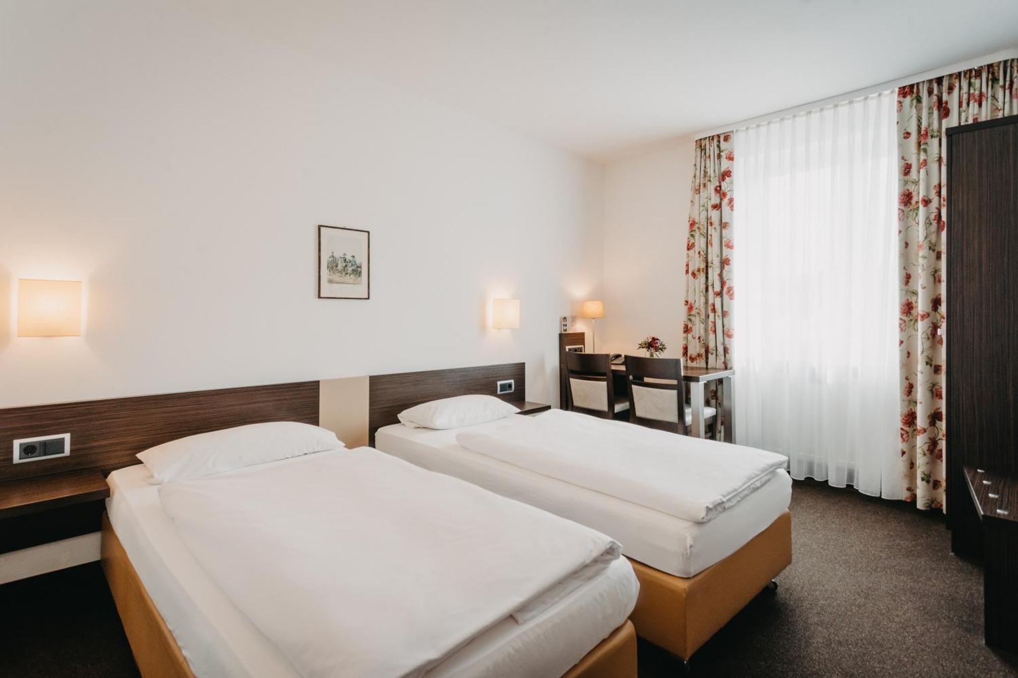 Hotel Hirschenwirt à Eichstätt Extérieur photo
